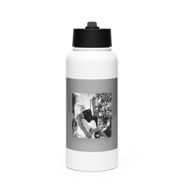 Stainless steel water bottle with a straw lid - Image 2