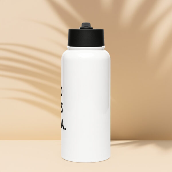 Stainless steel water bottle with a straw lid - Image 4