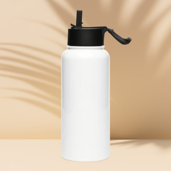 Stainless steel water bottle with a straw lid - Image 3